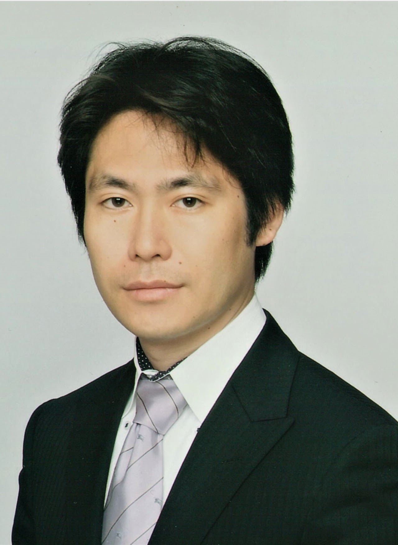 デンソーITLAB　シニアリサーチャ。東京理科大学理工学研究科博士課程修了、博士（工学）。 2007年4月からデンソーITLABに所属、主に制御工学に関する業務に従事。 モデル予測制御，数理最適化に関する分野に興味を持つ。 IEEE、計測自動制御学会、自動車技術会の各会員 